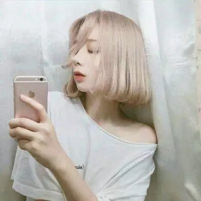 八个拔河女